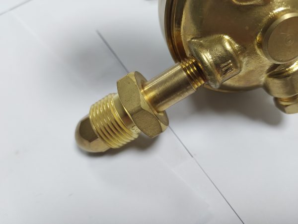 American Type Oxygen/ Acetylene Gas Regulator Medium Duty with Brass Cover - Image 4