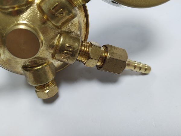 American Type Oxygen/ Acetylene Gas Regulator Medium Duty with Brass Cover - Image 5