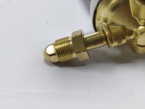 American Type Oxygen/ Acetylene Regulator Medium Duty with Steel Cover - Image 5
