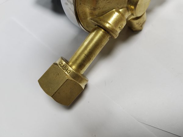 American Type Oxygen/ Acetylene Regulator Medium Duty with Steel Cover - Image 3
